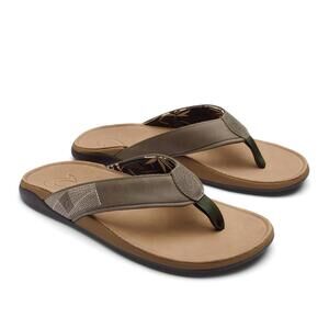 NEW OLUKAI men's beach sandals in hunter and golden sand